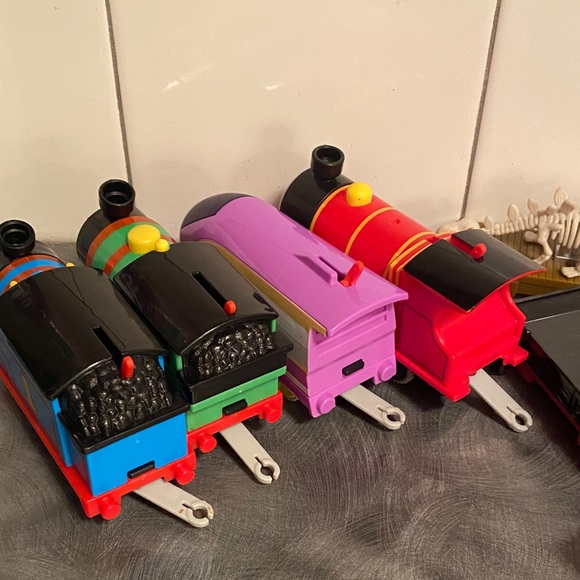 (10 items) Thomas & Friends Train Toy Bundle battery operated - Picture 4 of 8